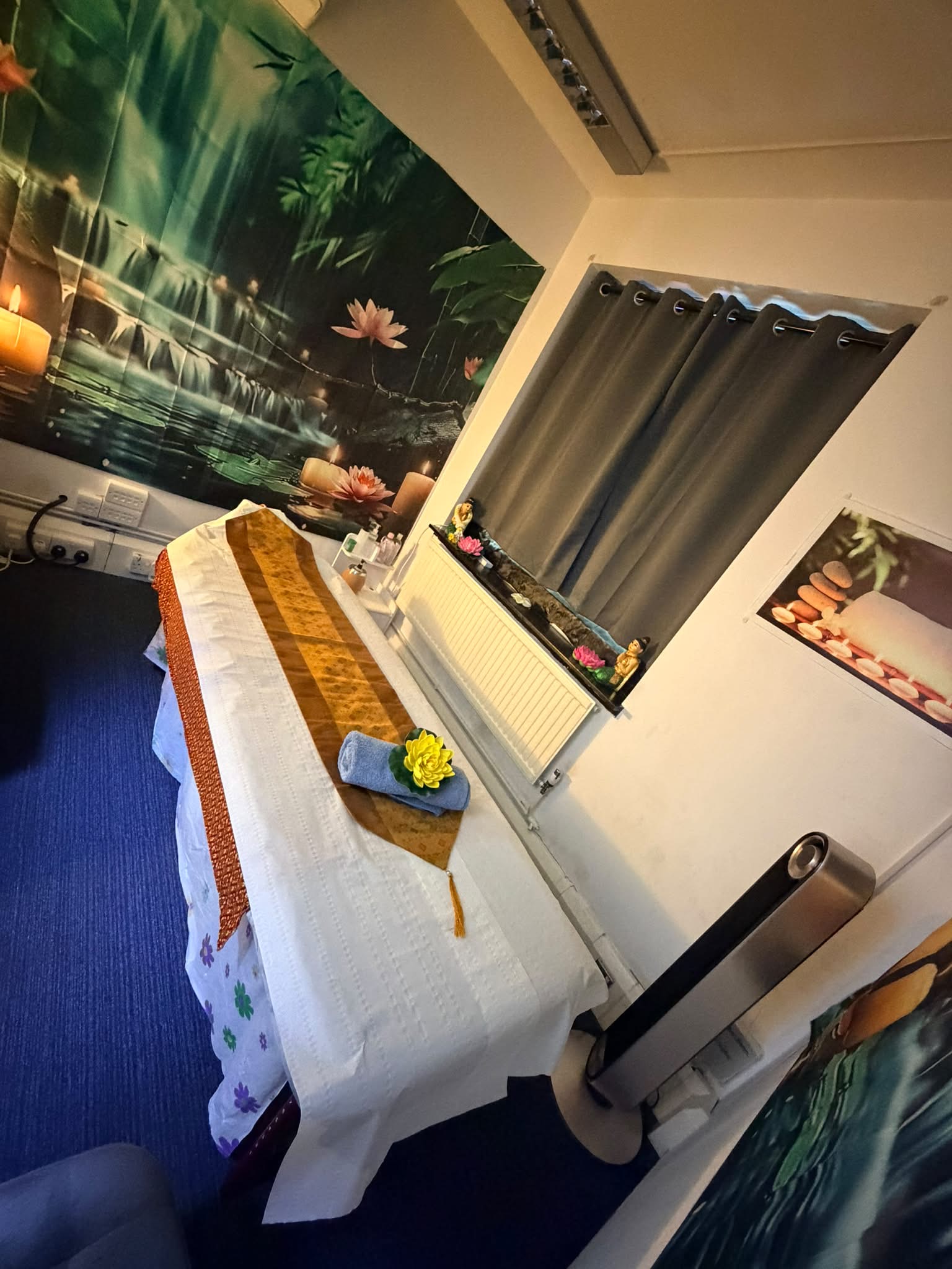 Treatment room at Thai Silk Canary Wharf